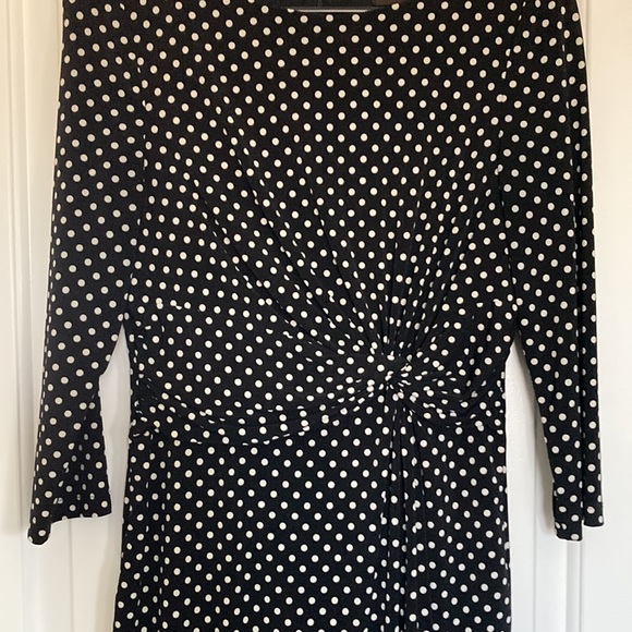 🛍️DONATED | The Limited | Sleeved Black & White Dress - Picture 3 of 11